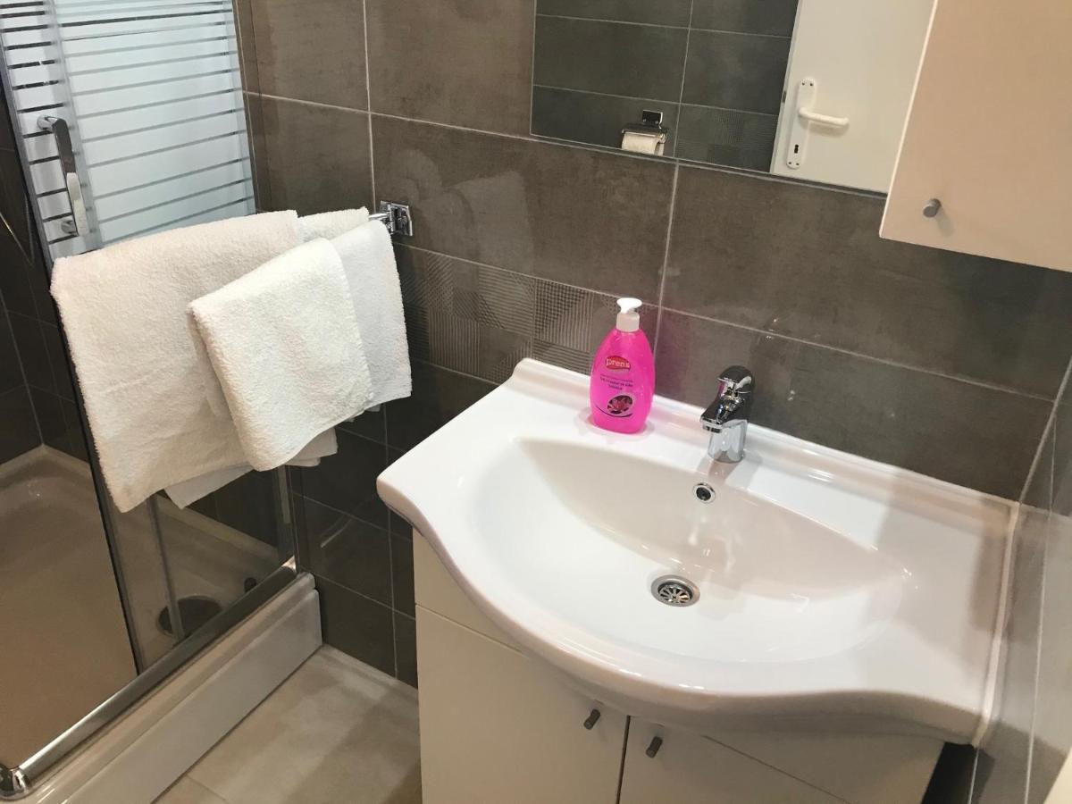 Double Rooms With Terrace Tomica باشْكا المظهر الخارجي الصورة